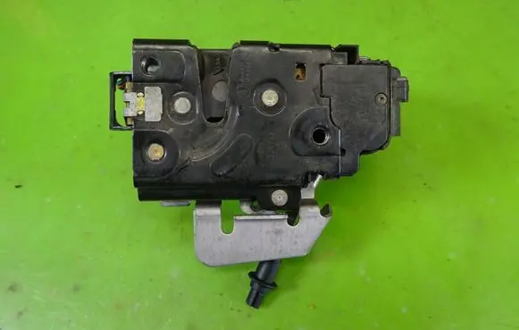 Audi A6 S6 C5 4B Front door lock