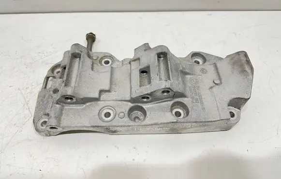 BMW 3 F30 F35 F31 Generator/alternator bracket 8506863