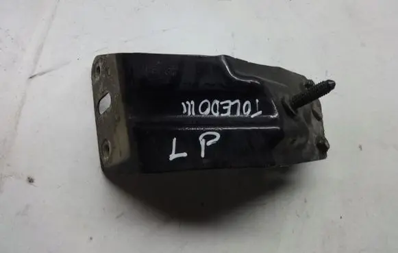 Seat Toledo III (5P) Fender mounting bracket
