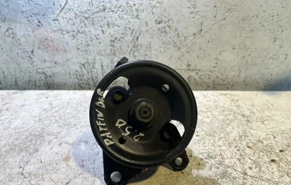 Nissan Pathfinder R51 Power steering pump