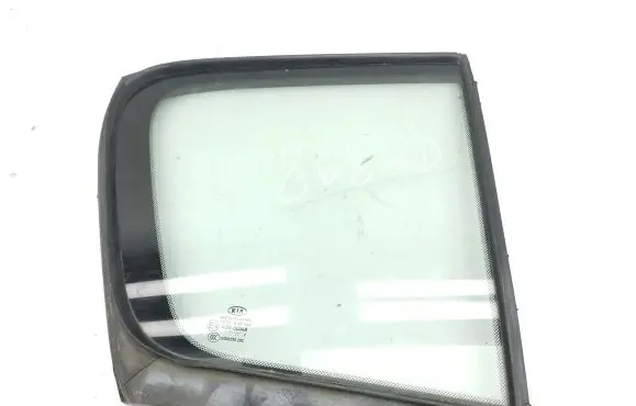 KIA Sportage Rear vent window glass 