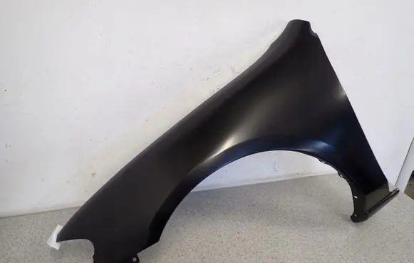 Mazda 323 Fender 