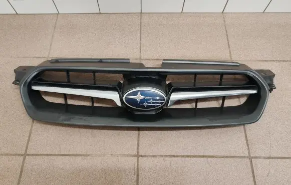 Front bumper upper radiator grill