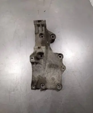 Volkswagen PASSAT B6 Engine mounting bracket 03g903143A
