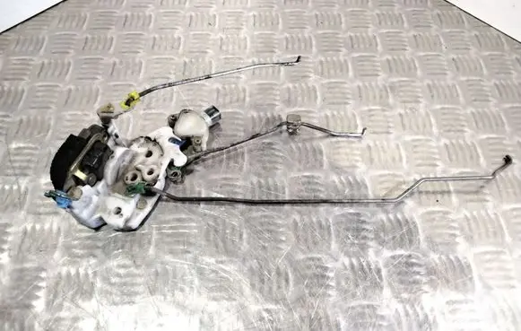 Subaru Impreza I Front door lock