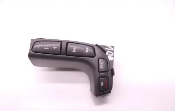 Volvo V70 Steering wheel buttons/switches 9141894 D109