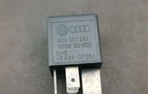 Audi A6 S6 C4 4A Other relay 8D0951253 23134J52X300