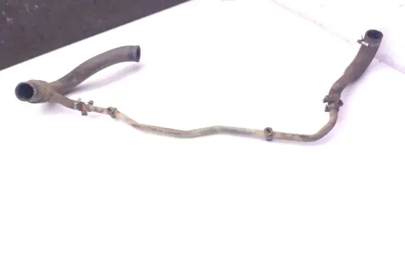 Mercedes-Benz Sprinter W901 W902 W903 W904 Engine coolant pipe/hose 9015012682