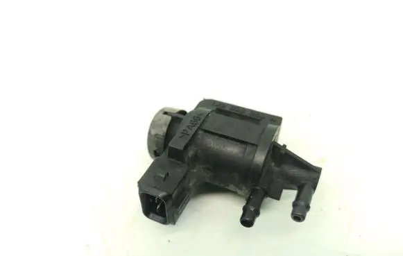Volkswagen Golf IV Vacuum valve 1J0906283A