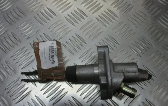Nissan Primera Clutch slave cylinder 