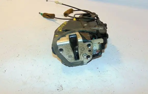 Toyota Corolla E140 E150 Rear door lock 6906042021