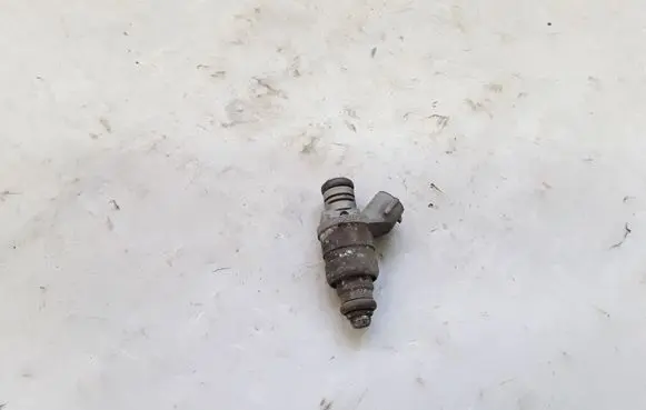 Audi A3 S3 8P Fuel injector 06A906031BT
