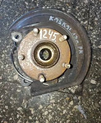 Nissan Qashqai Front wheel hub 