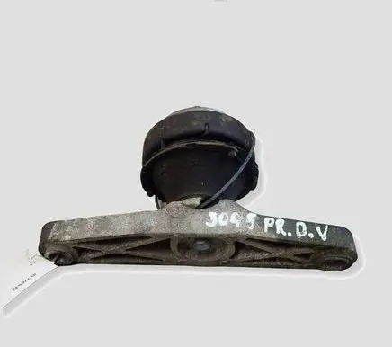 Volvo C70 Engine mount bracket 30778953