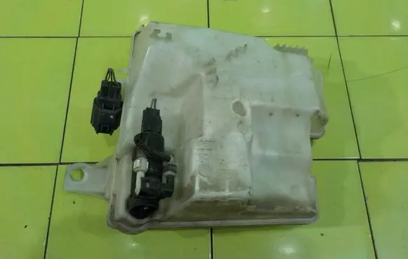 Ford Focus Windshield washer fluid reservoir/tank ZBIORNICZEK 16AB50