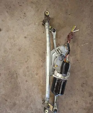 Front wiper linkage and motor