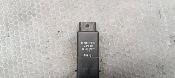 Citroen C4 I Picasso Glow plug pre-heat relay 9640469680