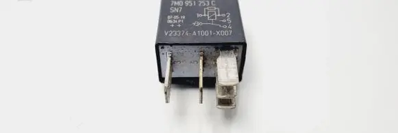 Volkswagen PASSAT B6 Other relay 7M0951253C