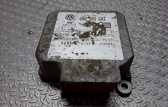 Volkswagen Golf III Airbag control unit/module 6N0909603 5WK4137