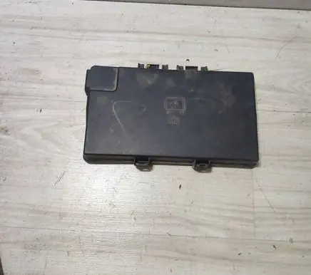 Jeep Grand Cherokee Fuse box cover 7140198030