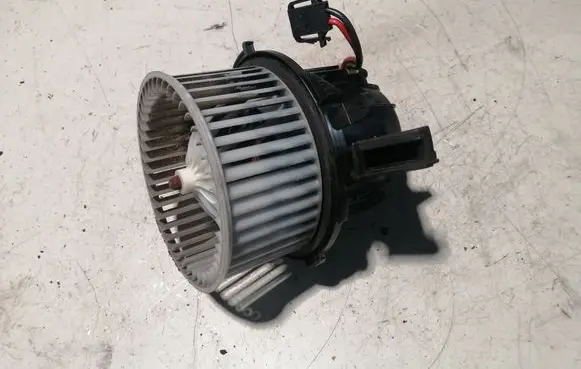 Audi Q5 SQ5 Heater fan/blower U0851003