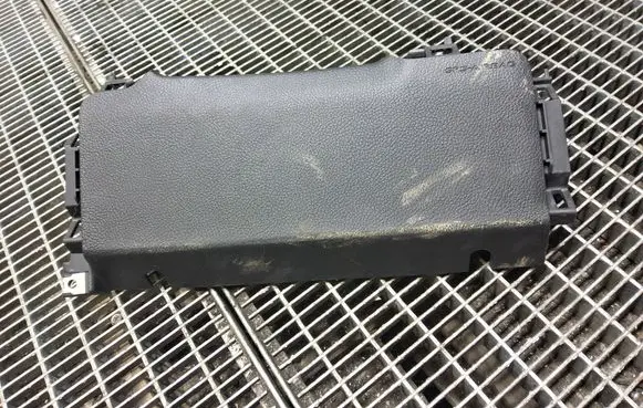 Subaru XV Knee airbag TG10D04001 WK70N400182