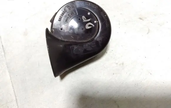 Volkswagen PASSAT B6 Horn signal 3C0951221 A28657625