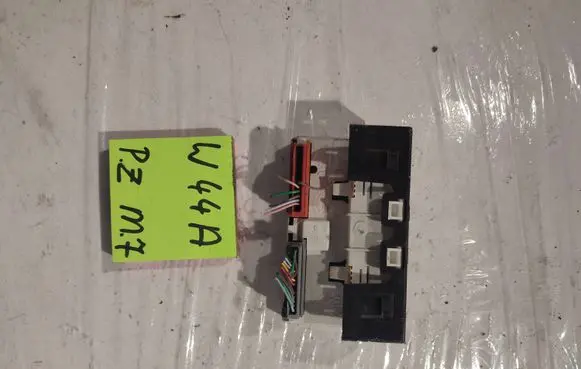 Renault Clio II Central body control module 8200021364 NS3953781