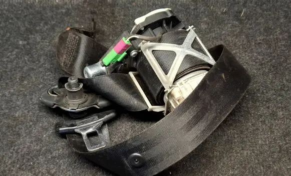 Skoda Roomster (5J) Front seatbelt 5J1857702A