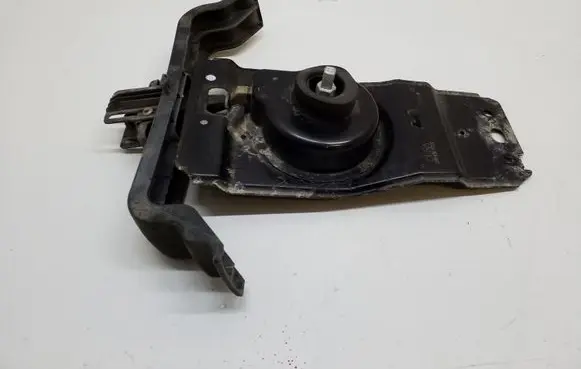 Dodge Grand Caravan Spare wheel mounting bracket 05109667AG 30651AL AA0167P0001