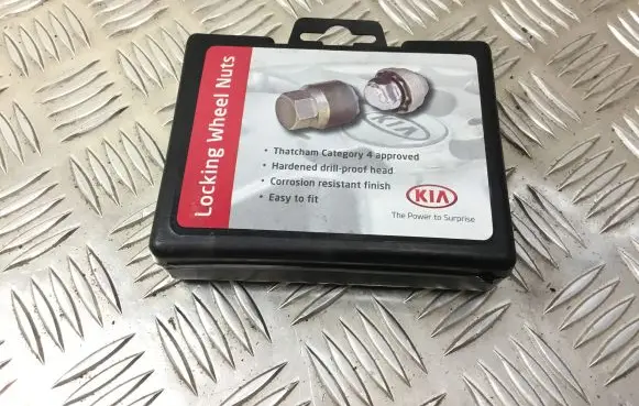 KIA Sportage Anti-theft wheel nuts and lock LP490ADU00