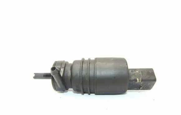 Volkswagen PASSAT B5 Windscreen/windshield washer pump