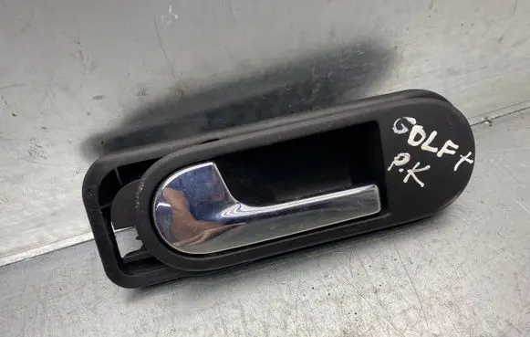 Volkswagen Golf Plus Front door interior handle 5M0837197