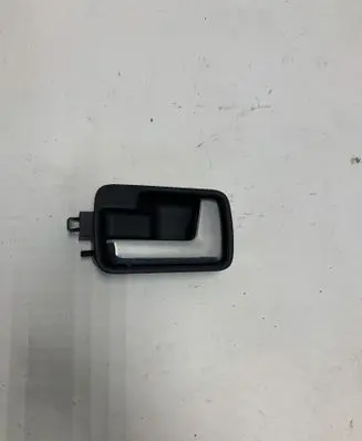 Land Rover Discovery 3 - LR3 Rear door interior handle