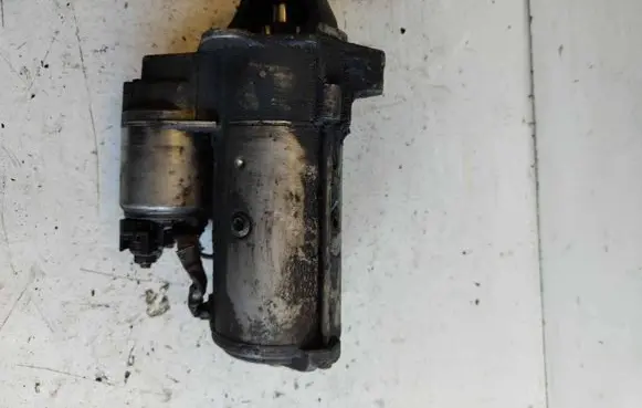 Volkswagen PASSAT B5.5 Starter motor 250901