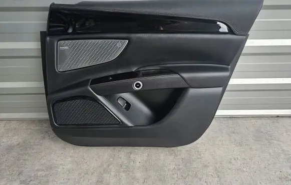 Maserati Ghibli Front door card panel trim
