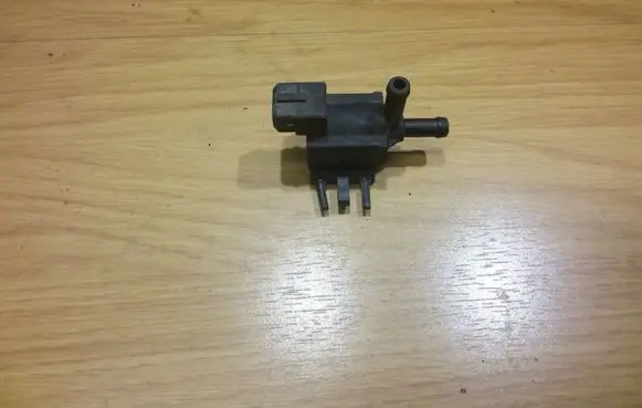 Volvo S60 Turbo solenoid valve 72251702