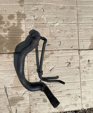 Volkswagen PASSAT B6 Engine coolant pipe/hose 3C0122101R