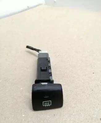 Hyundai Santa Fe Windscreen/window heater switch 9371026500