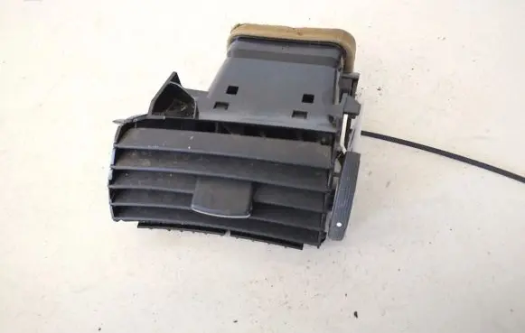 Cadillac CTS Dash center air vent grill 9644589577