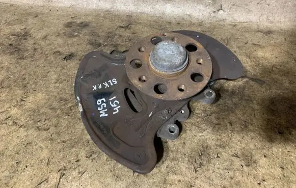 Mercedes-Benz SLK R172 Front wheel hub A2044202544