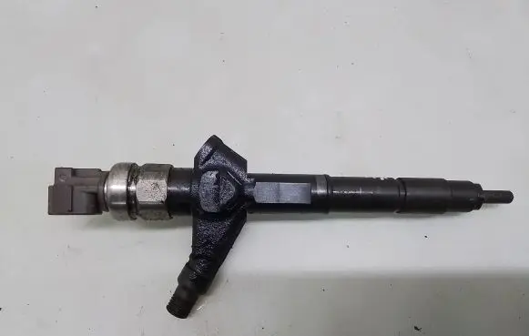 Fuel injector