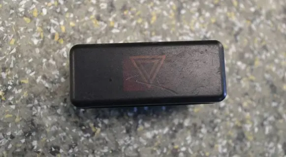 BMW 5 E39 Hazard light switch 8350947