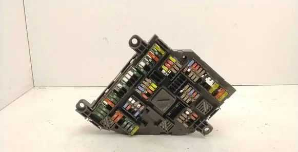 BMW 5 F10 F11 Fuse module 9252813 317033451F 02790186