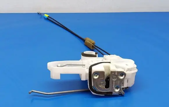 Mitsubishi ASX Front door lock A047218