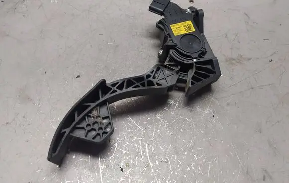 Volkswagen Polo V 6R Accelerator throttle pedal 0280755223