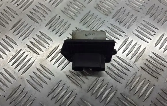 Mazda Premacy Heater blower fan relay HM636040B