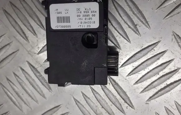 Skoda Octavia Mk2 (1Z) Steering angle sensor 1K0959854