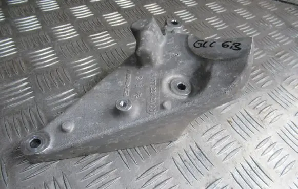 Mercedes-Benz GLC X253 C253 Engine mount bracket A1772242000
