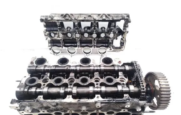 Ford Mondeo MK IV Engine head 9688418110 9682446510